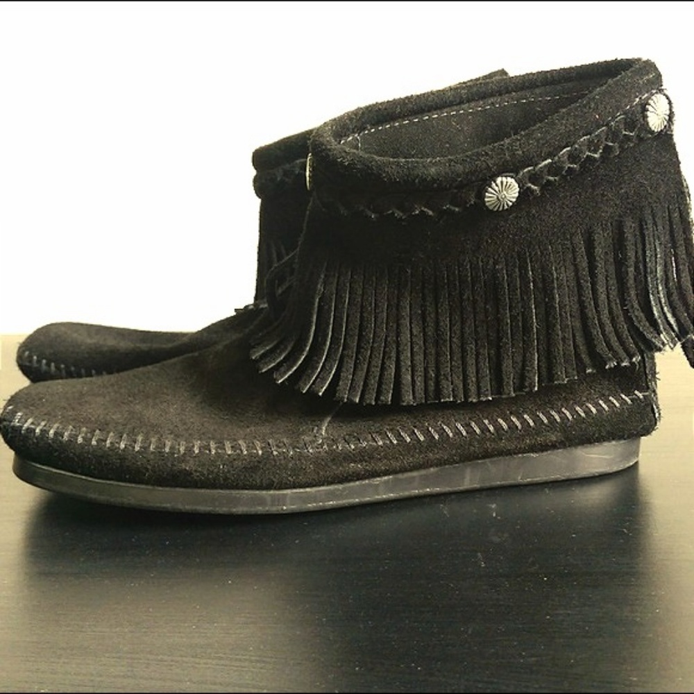 Minnetonka fringe moccasin bootie 7 1/2